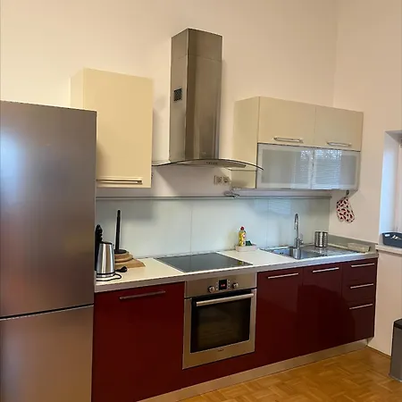 Apartma Drapsinova - 采列